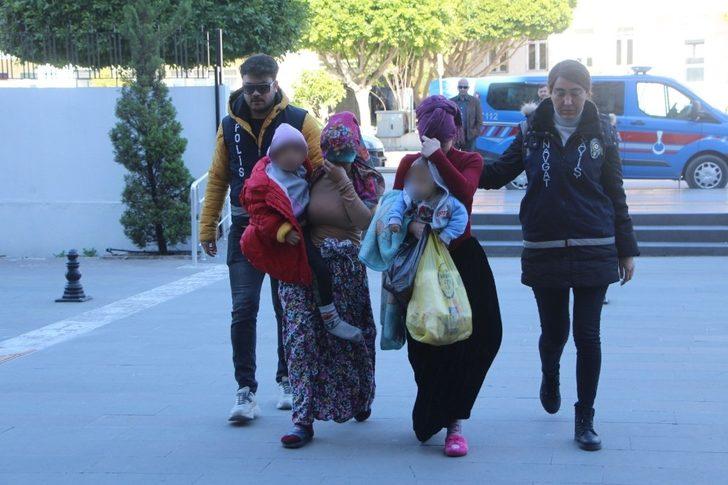 Hırsız kadınlar 'dileniyoruz' dedi ama polisi kandıramadılar G2