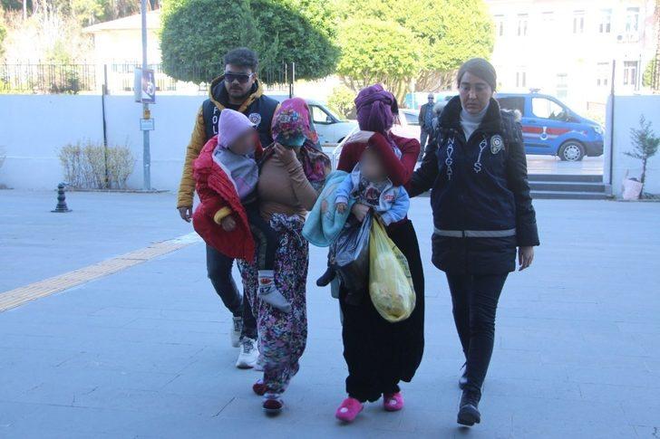 Hırsız kadınlar 'dileniyoruz' dedi ama polisi kandıramadılar G1