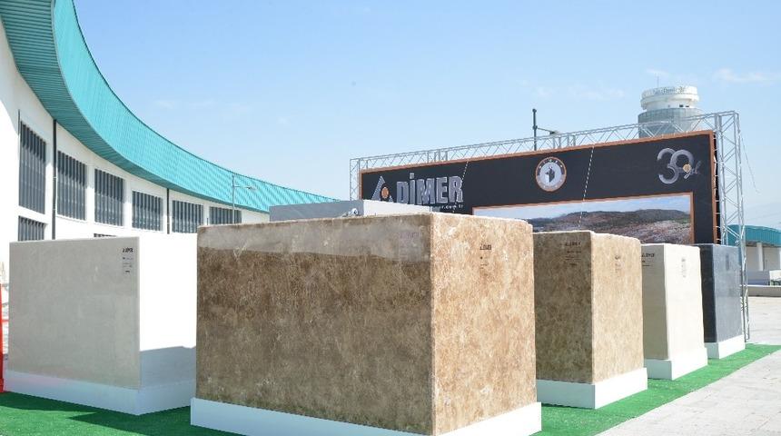 T&uuml;rk mermerleri d&uuml;nya kupasının oynanacağı statları s&uuml;sleyecek