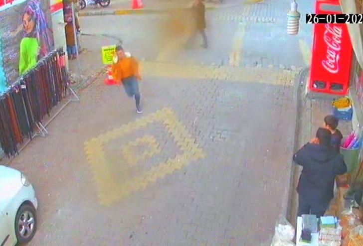 Adıyaman'da şoke eden kavga görüntüsü! Döner bıçağıyla kovaladı G1