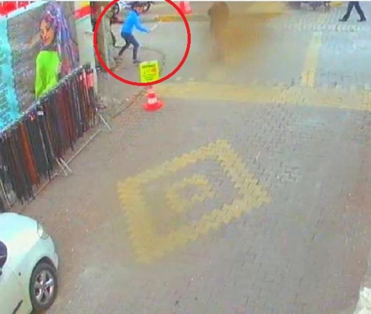 Adıyaman'da şoke eden kavga görüntüsü! Döner bıçağıyla kovaladı G3