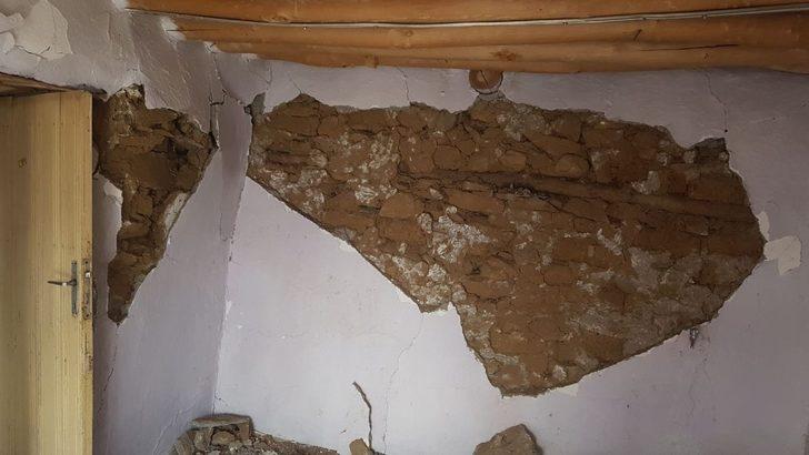 Elazığ depremi Diyarbakır'ı da vurdu... Yıkılan evde yaşamaya devam ediyorlar G2