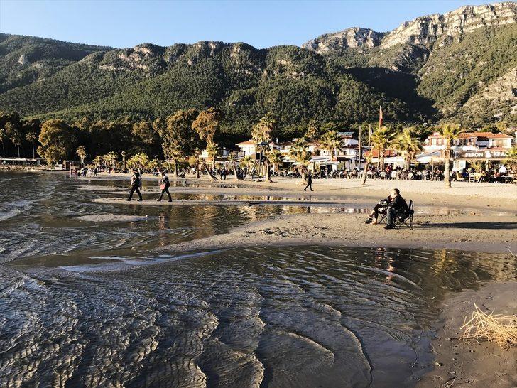 Muğla Akyaka sahilinde depremlerin ardından korkutan görüntü! G2