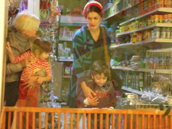 Bergüzar Korel oğlunun ısrarına dayanamadı G2