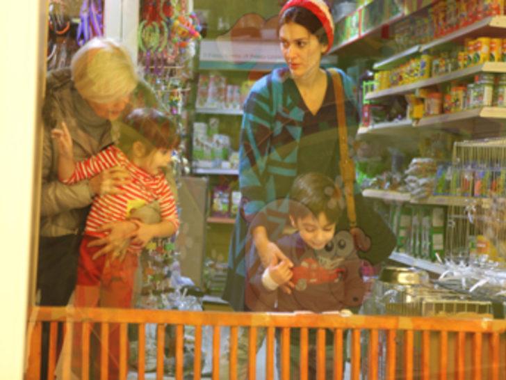 Bergüzar Korel oğlunun ısrarına dayanamadı G4