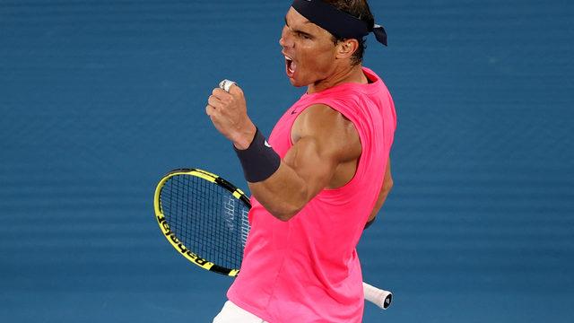 Avustralya Açık Tenis Turnuvası'nda Nadal, 4 set sonunda çeyrek finale çıktı