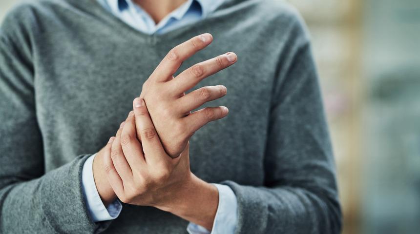 Kışın el bilek yaralanmalarına dikkat! Islak ve buzlu zeminler sebep oluyor