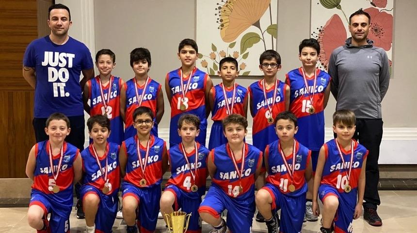 SANKO Okulları basketbol takımı &ldquo;2020 Wınter Cup&rdquo; şampiyonu