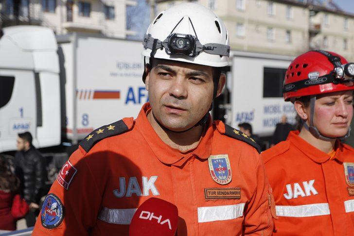 Yüsra bebek ve annesini kurtaran JAK ekipleri, o anları gözyaşlarıyla anlattı G1