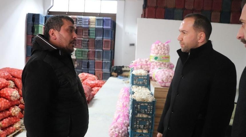 Niğde Belediye Başkanı Emrah &Ouml;zdemir, Hal Kompleksindeki Esnaflarla Buluştu