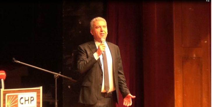 CHP'li Köse'den kongrede partiliye tepki: Dinleyip oturmuyorsa polis çağırıp çıkartın G2