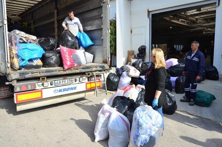 Bodrum iki tır dolusu yardım malzemesini Elazığ’a uğurladı G4