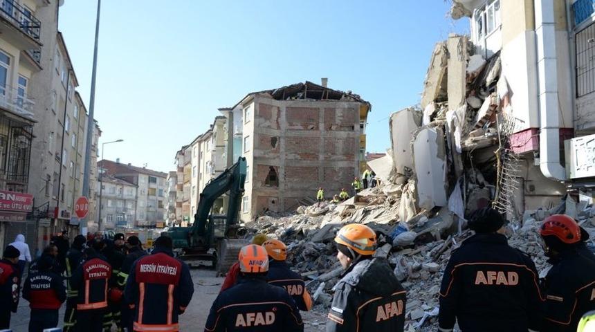 Elazığ'da son durum! AFAD: Toplam artçı sayısı bin 77, acil yıkılacak 50 bina tespit edildi 