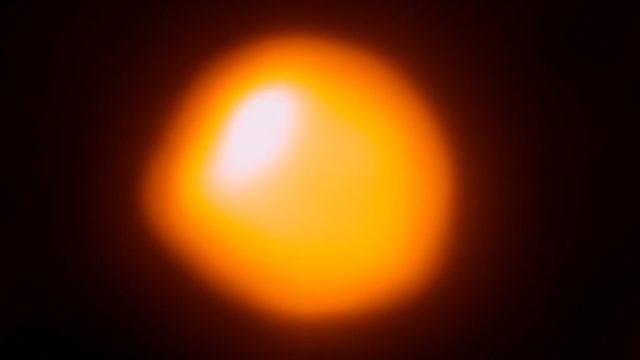 Betelgeuse'ün en yüksek çözünürlüklü fotoğrafı 2017'de Şili'de ALMA Gözlemevi teleskobundan çekildi.