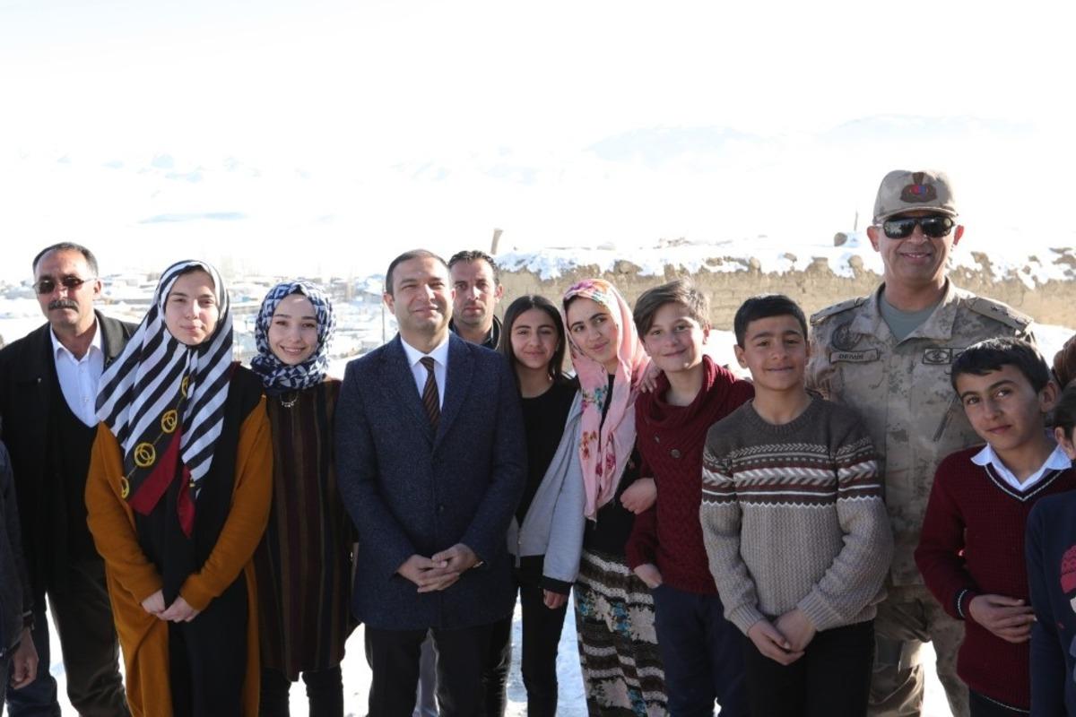 Başkan Vekili Aslan&rsquo;dan mahalle ziyareti