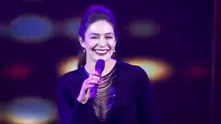 Özge Borak Beyaz Show'a damga vurdu