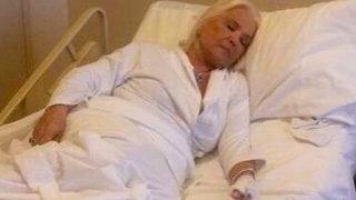 Ünlü sanatçı hastaneye kaldırıldı