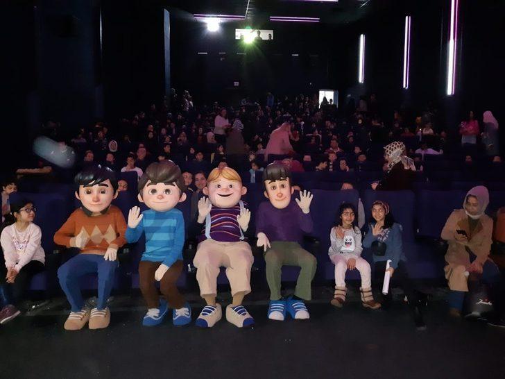 Rafadan Tayfa Göbeklitepe karakterlerine Bursa’da büyük ilgi G1