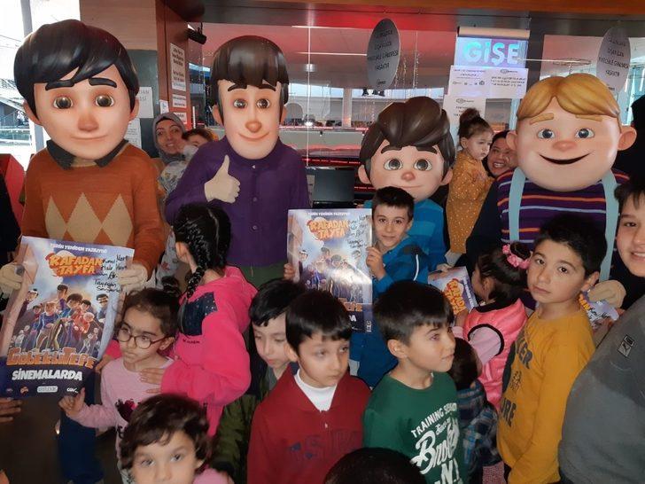 Rafadan Tayfa Göbeklitepe karakterlerine Bursa’da büyük ilgi G2