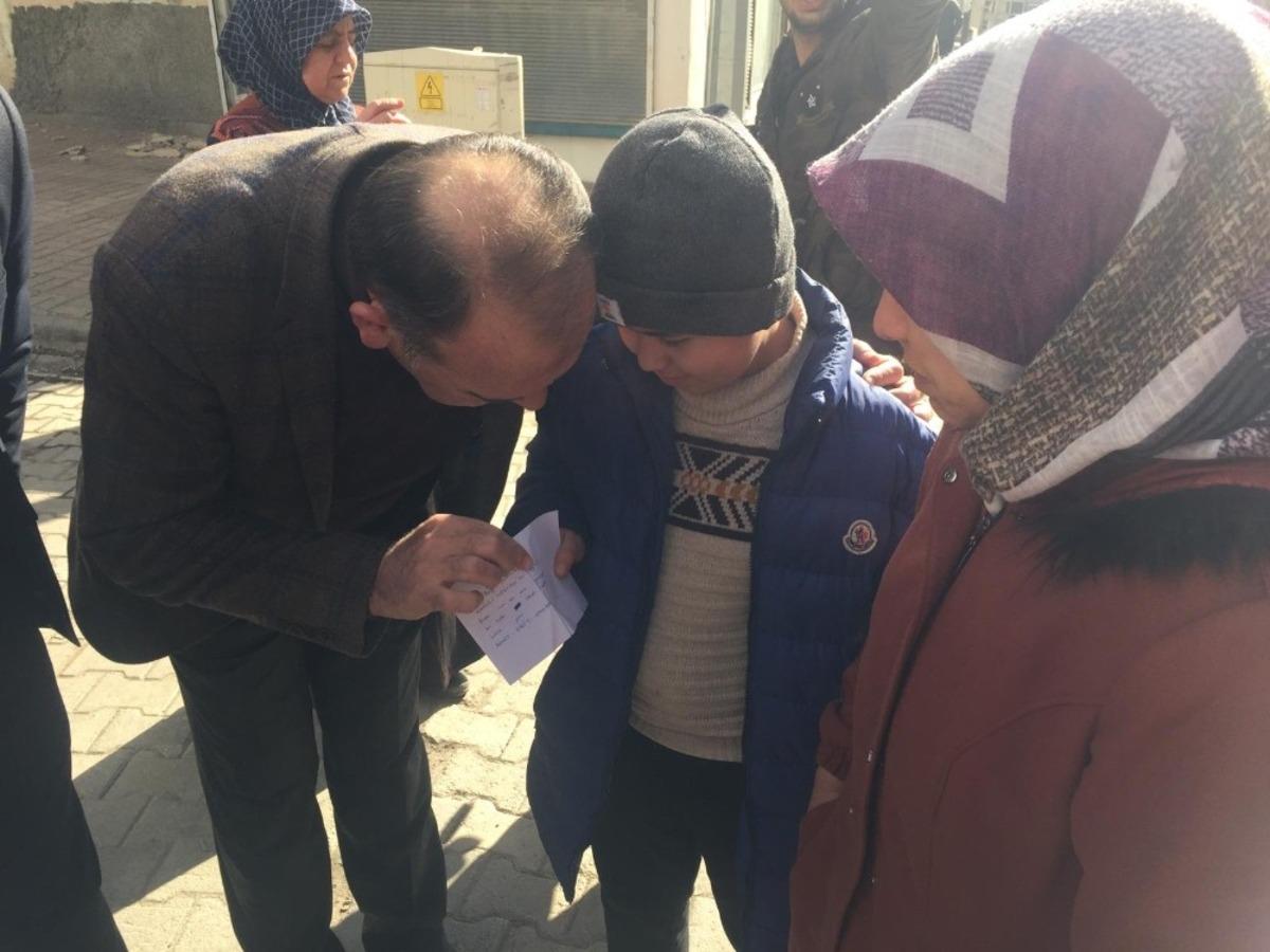 Başkan Akın Elazığ&rsquo;da depremzedelerle buluştu