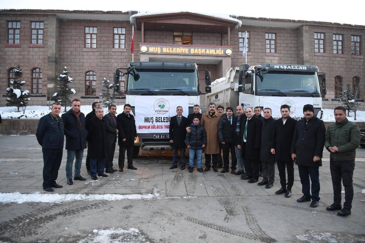Muş Belediyesi deprem b&ouml;lgesine 2 kamyon daha yardım malzemesi g&ouml;nderdi