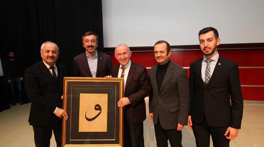 Ahmet Şimşirgil&rsquo;den Osmanlı konferansı