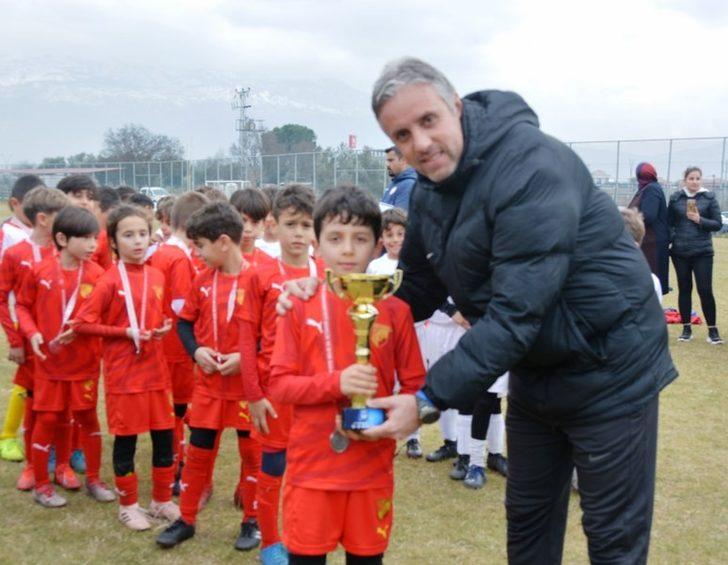 Yunusemre’de 4. Geleneksel Minikler Futbol Turnuvası başladı G3