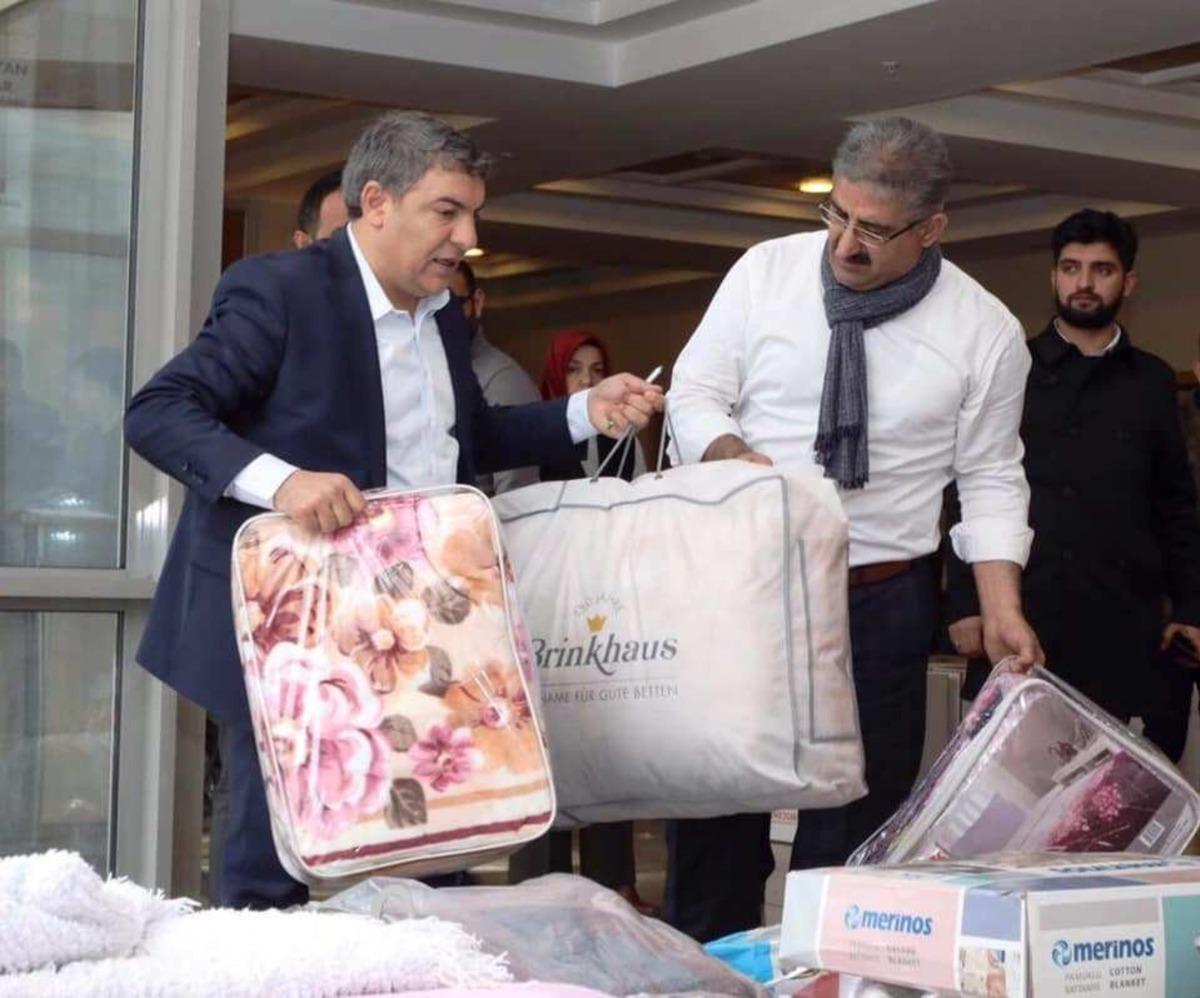 Dilovası&rsquo;nda hayırseverlerin yardım tırları deprem b&ouml;lgesine uğurlandı