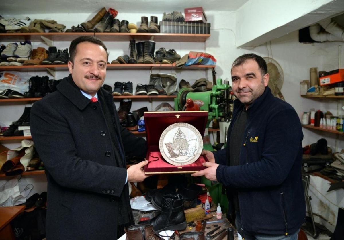 Vali Şent&uuml;rk&rsquo;ten yılın ahisine ziyaret