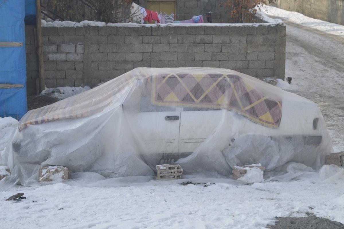 Ağrı&rsquo;da soğuk hava hayatı fel&ccedil; etti