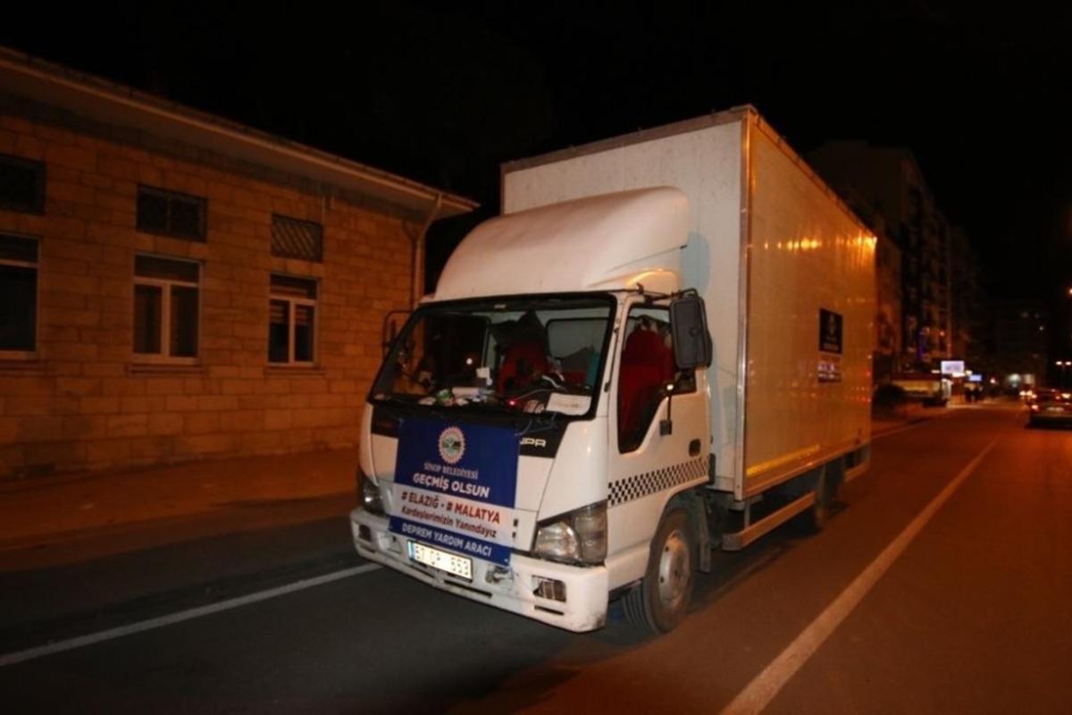 Depremzedeler i&ccedil;in toplanan yardımlar yola &ccedil;ıktı