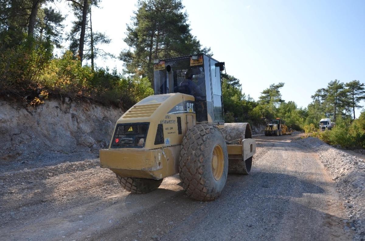 Karamanlar, Orhan ve G&ouml;z&uuml;b&uuml;y&uuml;k yolu yapılıyor