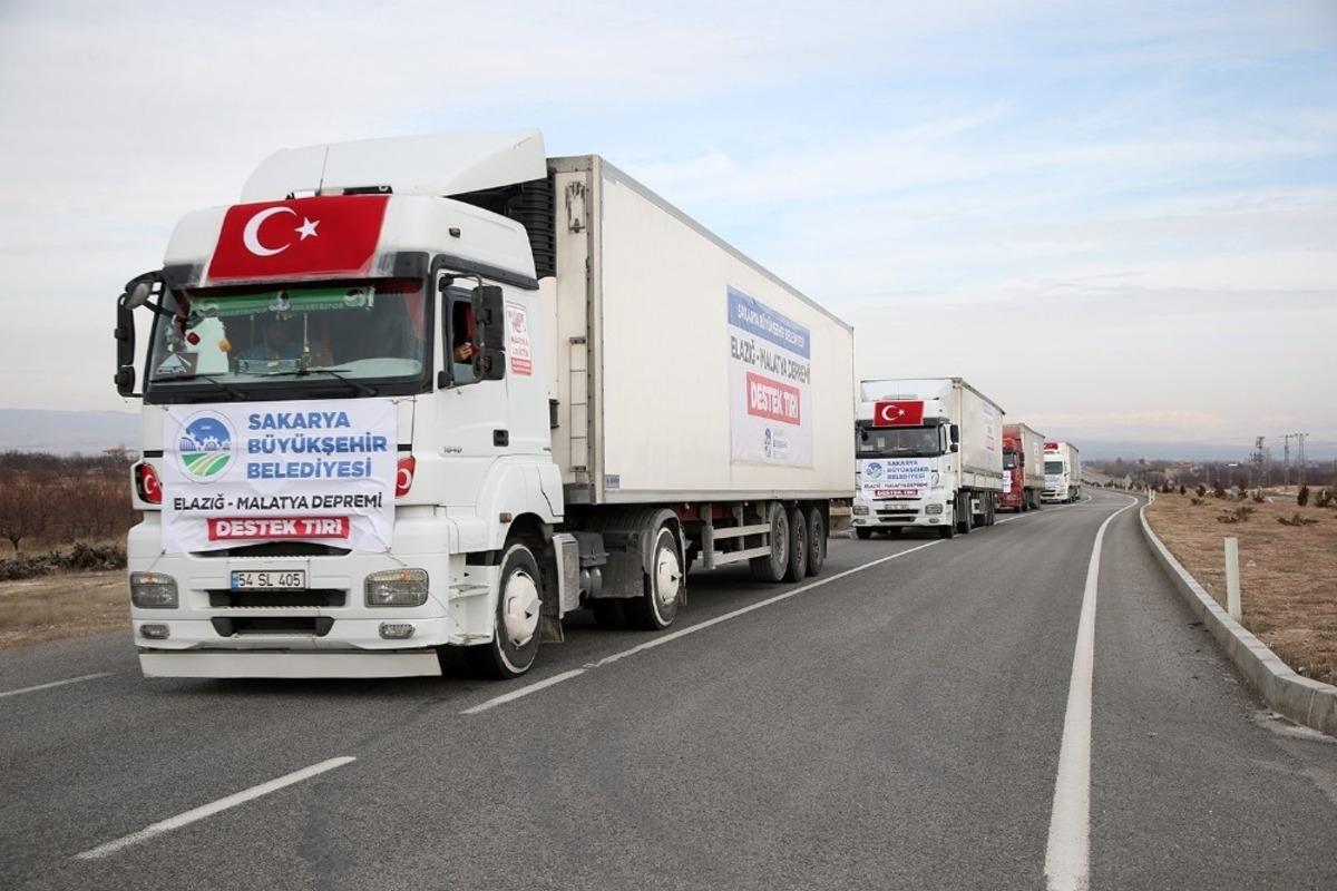 Sakaryalıların destekleri deprem b&ouml;lgesine ulaştı