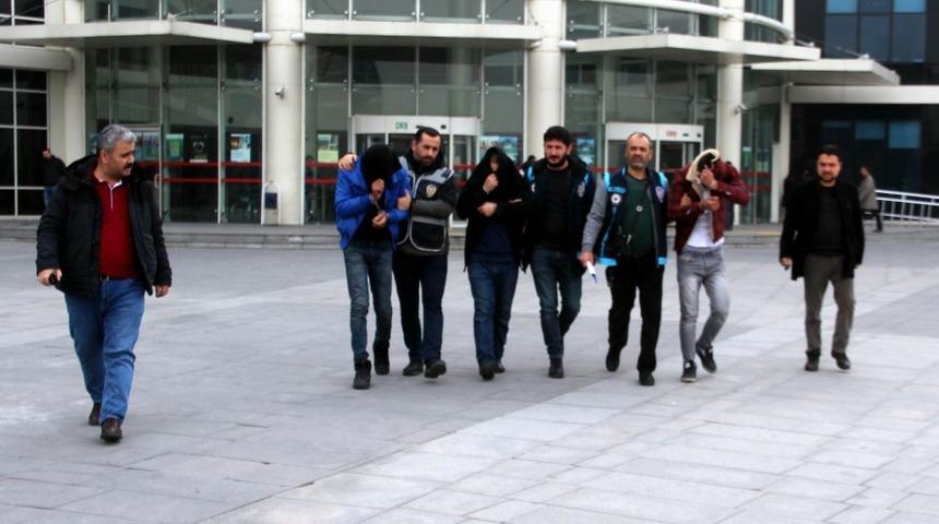 Camideki &ccedil;elik kasa hırsızları yakalandı