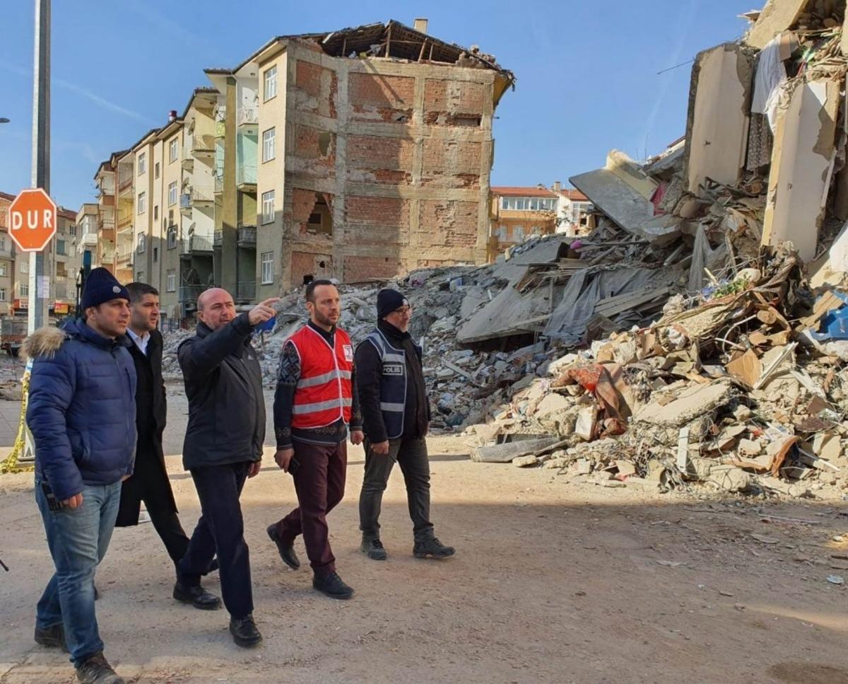 Sel&ccedil;uklu Belediyesinden Elazığ ve Malatya&rsquo;ya yardım eli