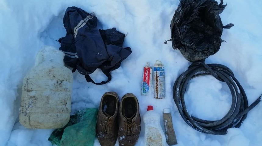 Bitlis&rsquo;te ter&ouml;r &ouml;rg&uuml;t&uuml;nce araziye g&ouml;m&uuml;lm&uuml;ş malzemeler ele ge&ccedil;irildi