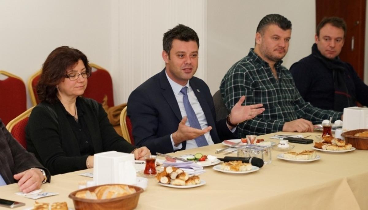 Başkan Sarıkurt: &ldquo;&Ccedil;orlu&rsquo;nun estetik bir g&ouml;r&uuml;n&uuml;m kazanması i&ccedil;in &ccedil;alışıyoruz&rdquo;