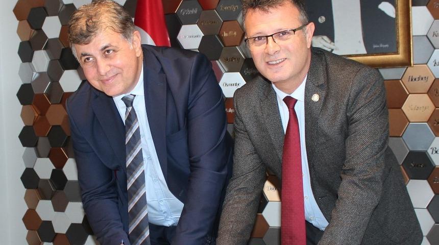 Alaşehir Belediyesi ile Karşıyaka Belediyesi &rsquo;kardeş şehir&rsquo; oldular