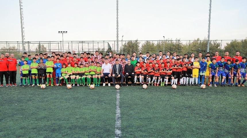 Sporcu performans kampı dolu dolu ge&ccedil;iyor