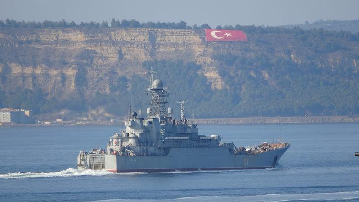 Rus savaş gemisi Çanakkale Boğazı'ndan geçti G2