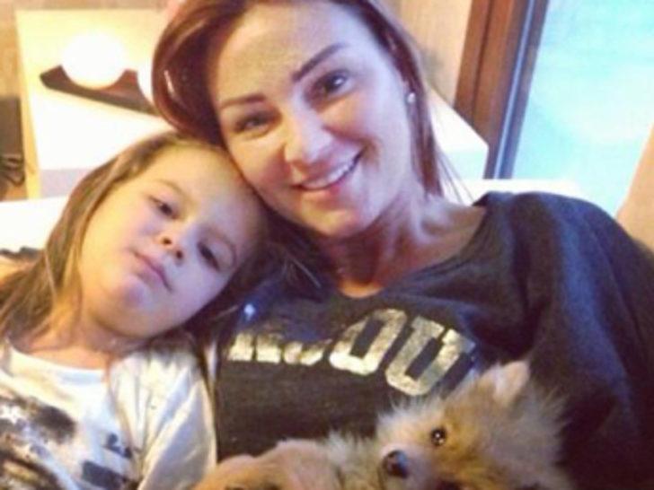 Pınar Altuğ'un kaşları çok konuşulur G4