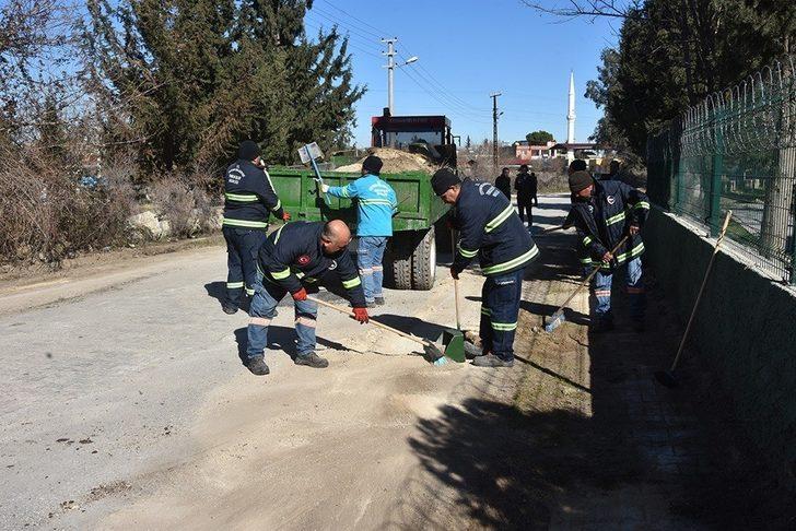 Ceyhan’da mahallelere sağlık ve temizlik çıkarması G4