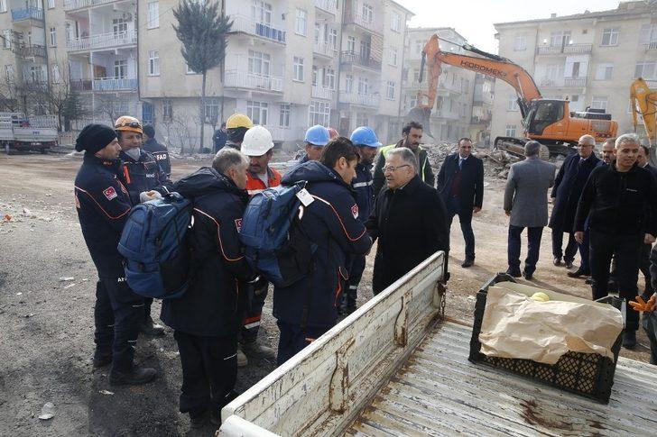 Başkan Büyükkılıç deprem bölgesinde G3