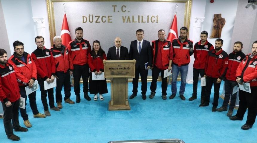 Vali Dağlı depreminde görev alan DAKE’ye teşekkür etti