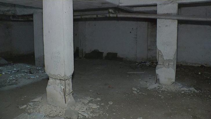 Mühüre rağmen ağır hasarlı binalarına döndüler G1