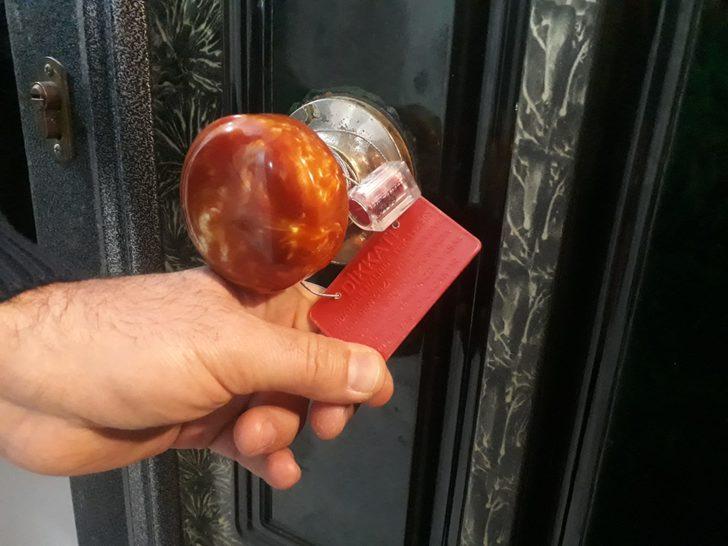 Mühüre rağmen ağır hasarlı binalarına döndüler G5