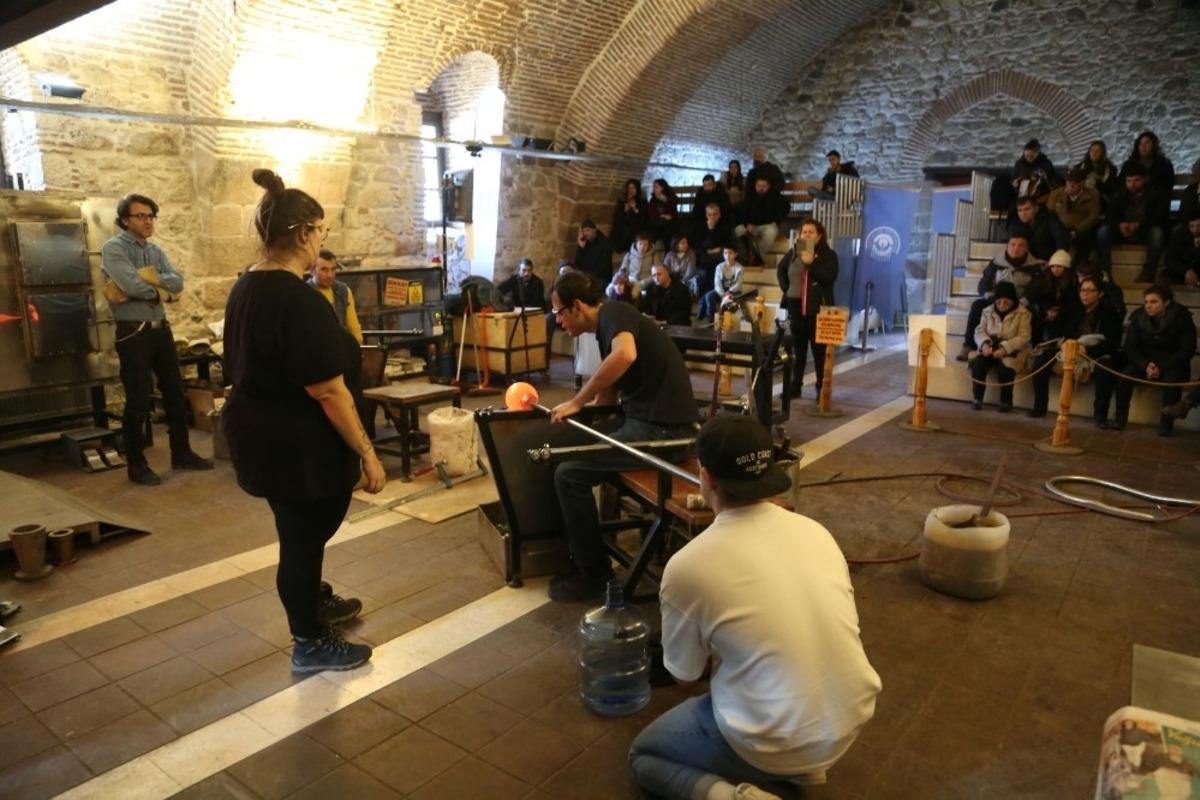 Odunpazarı&rsquo;nda bu hafta Vahap Avşar eserlerini &uuml;retti