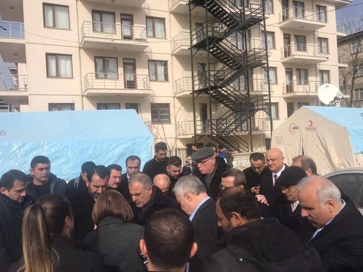 Odunpazarı Belediye Başkanı Kazım Kurt deprem bölgesinde G4