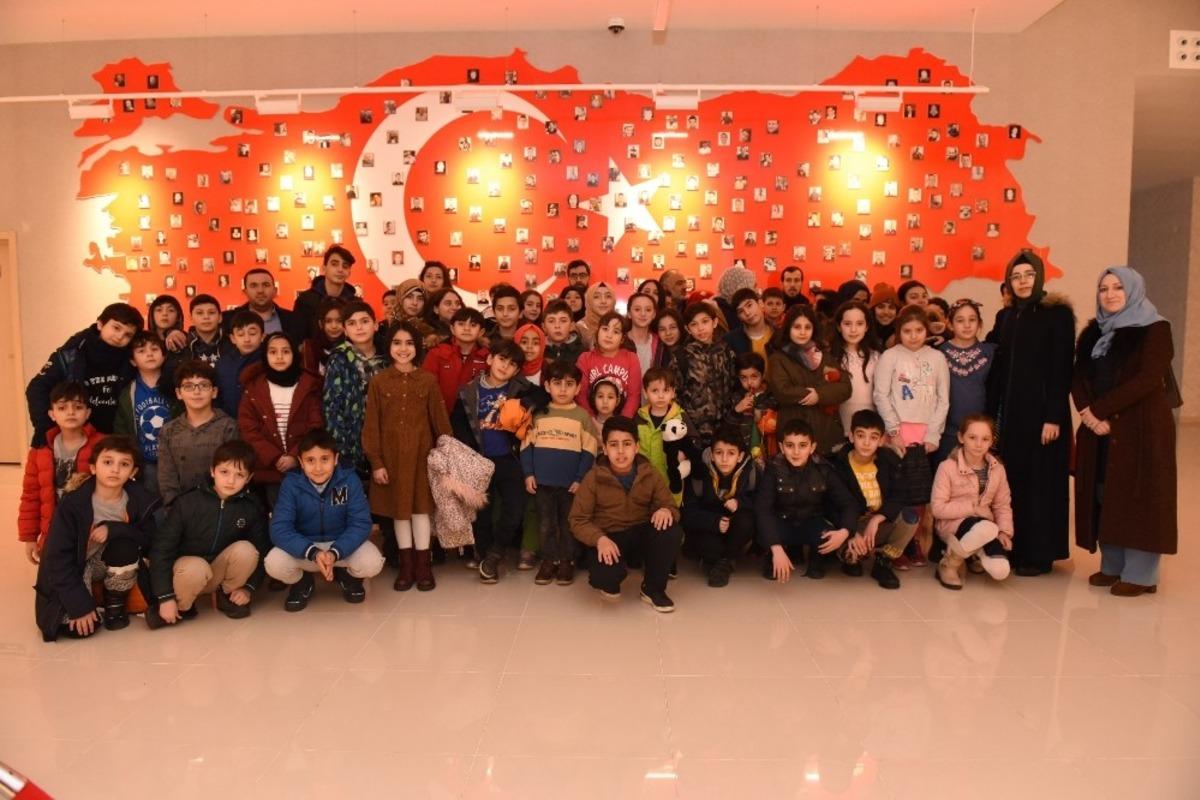 &Ouml;ğrencilerden şehitler m&uuml;zesine yoğun ilği