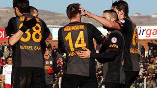 Aslan yenilerle kazandı